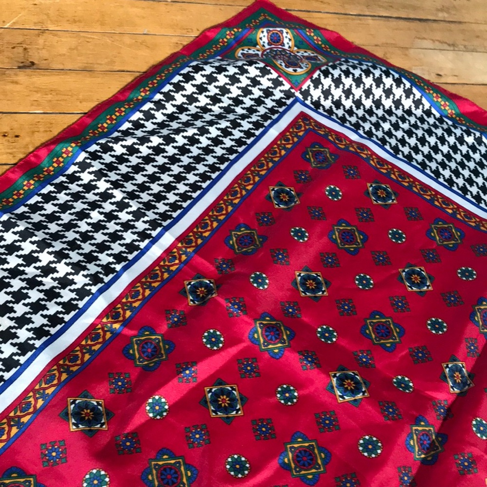 Avon Multicolor‎ Geometric Scarf - Picture 5 of 5